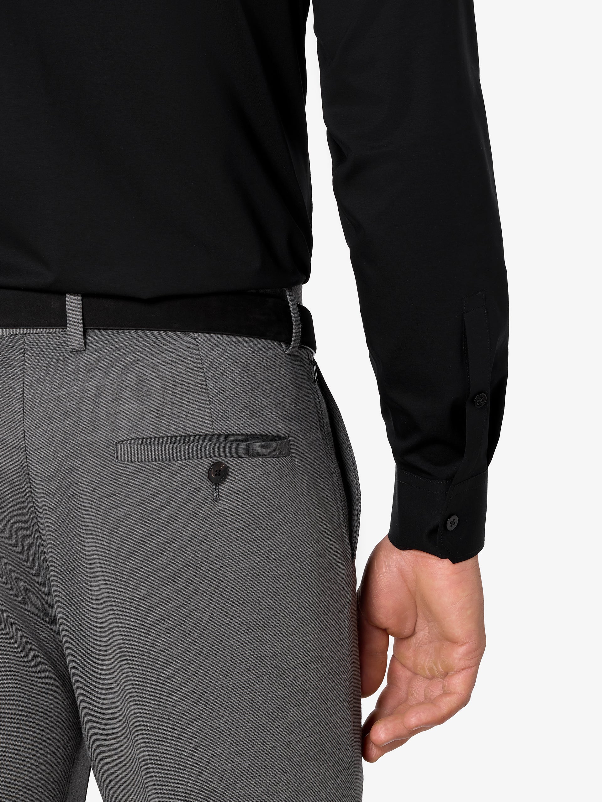 xShirt 5.0 - Black - Image 4