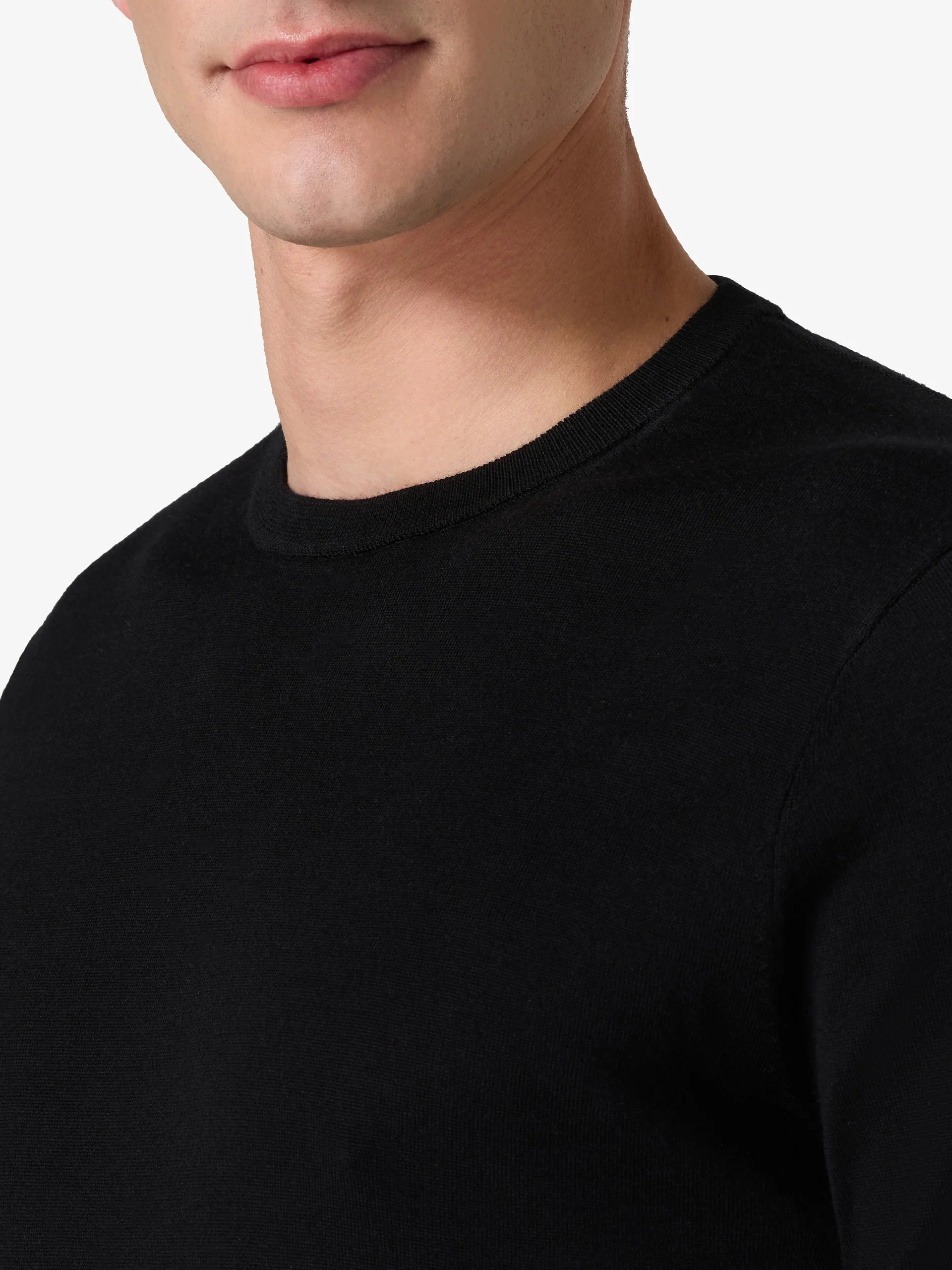 xSweater Merino Crewneck Lightweight - Black - Image 3