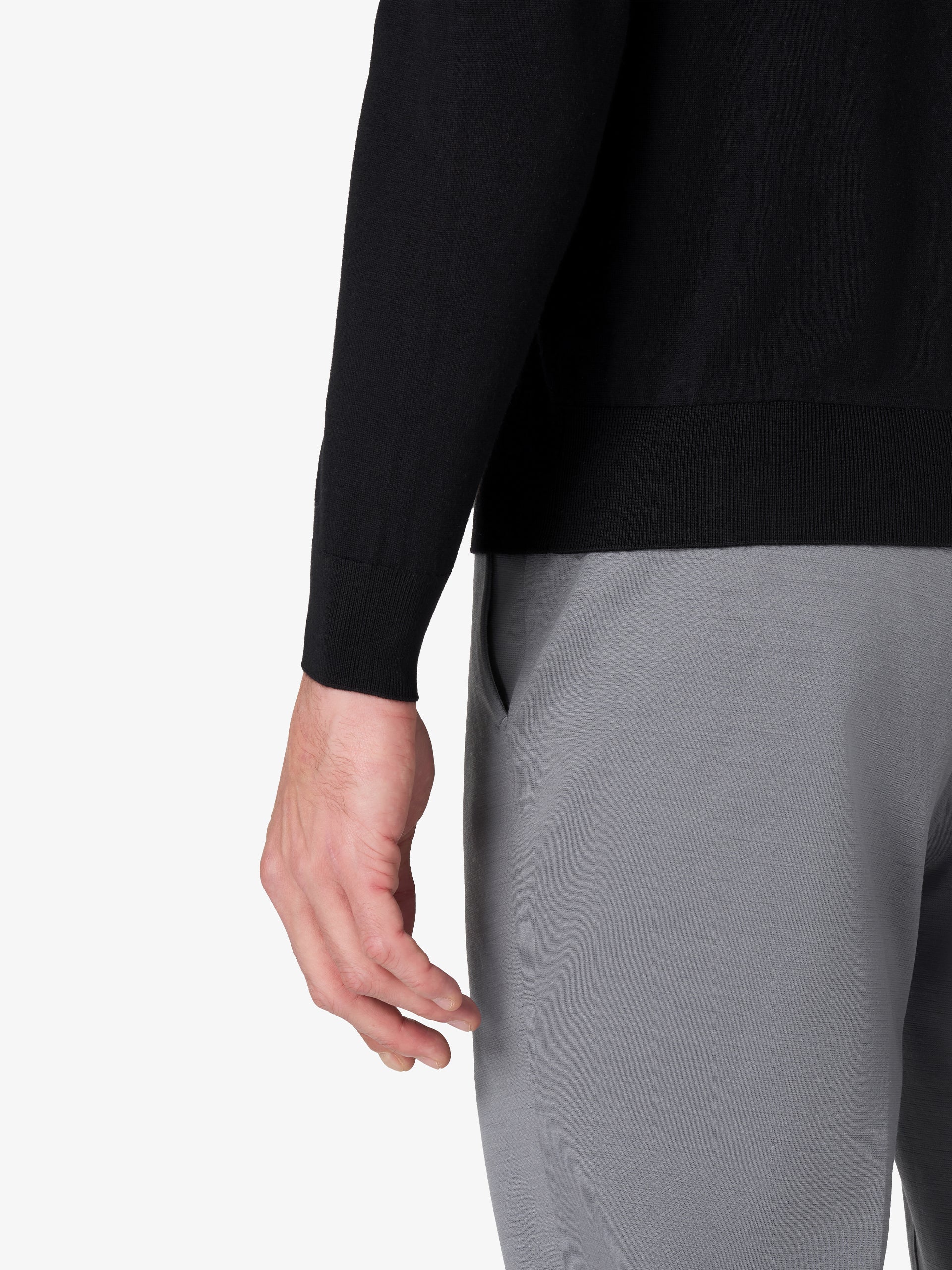 xSweater Merino Crewneck Lightweight - Black - Image 4